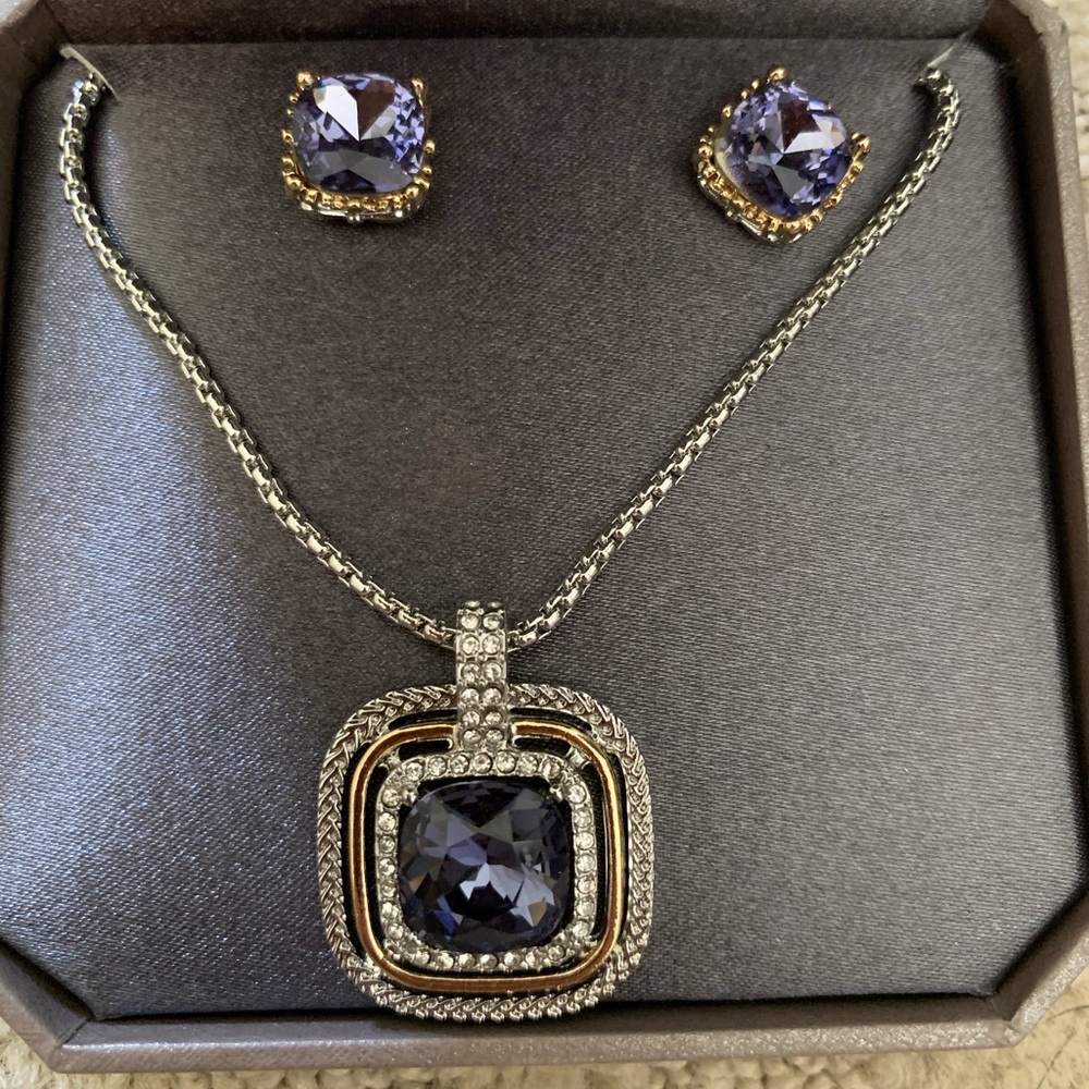 Necklace and earring gift set